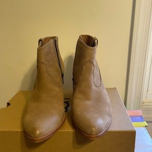 They are Rory booties almost new